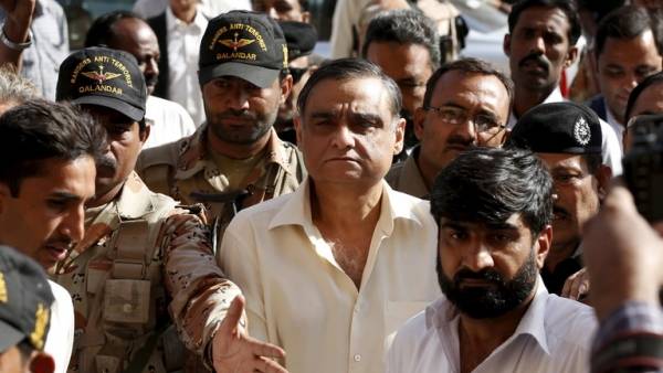 القبض على الرئيس الباكستاني الأسبق في قضية غسل أموال