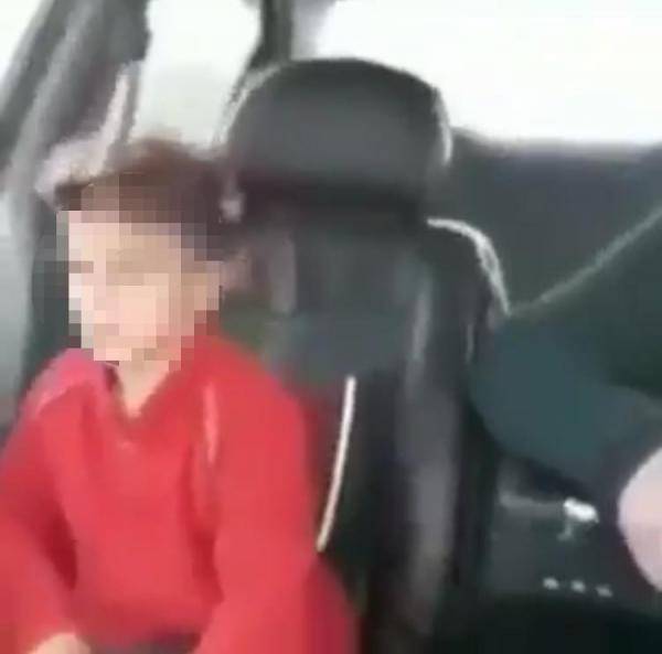 فيديو لتعنيف طفل يثير غضب الاردنيين