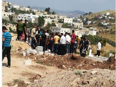 3 جثث لأجنة حديثة الولادة بداخل قبر مجهول في اربد