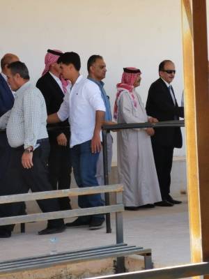 جموع غفيره تشارك تشييع جثمان الفقيد العقيد الحاج  محمود المجالي 