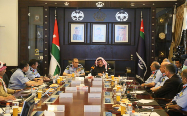 سلامه حماد يزور مديرية الأمن العام .. ويؤكد اهمية دورها في النمو والازدهار