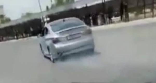 شاهد لحظة دهس فتاة امام الجامعة الهاشمية (فيديو)