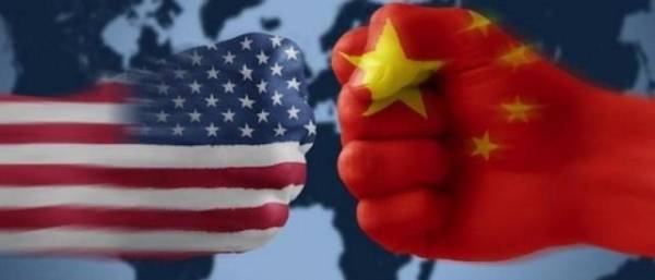 الحرب الامريكية الصينية تشتعل .. والشركات الامريكية تنتصر للصين