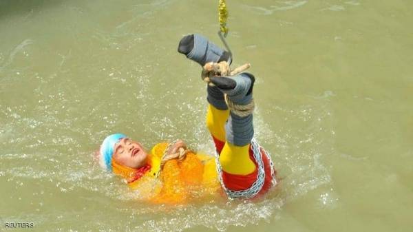 قفز ولم يعد.. خدعة ساحر هندي تنتهي بكارثة