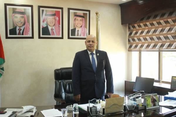 أحمد اليعقوب وزير صناعة واستثمار بمنصب نقيب المقاولين