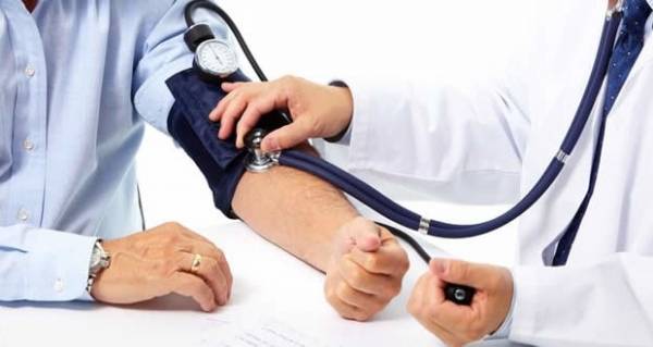 ثورة ملائكة الرحمة تهدد باجراءات تصعيدية في مستشفى الجامعة !!