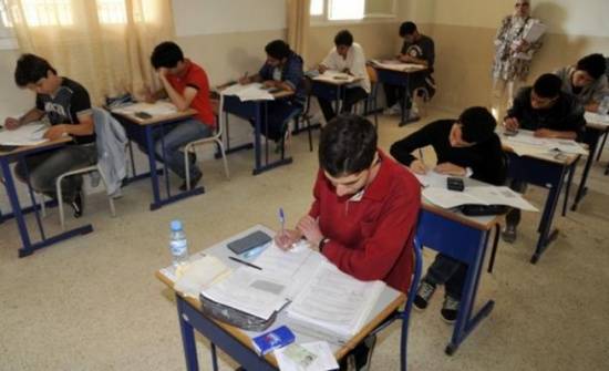 التربية تعلن طريقة احتساب المعدل العام لطلبة التوجيهي