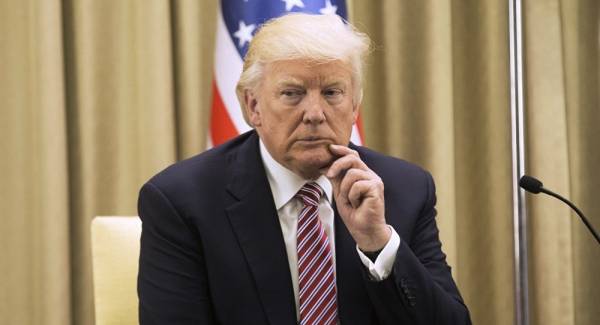 خطأ إملائي جديد يثير السخرية من ترامب في تغريدته عن الضربة لايران