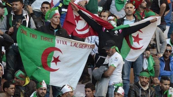 مبادرة رائعة لجماهير منتخب الجزائر في مباراة كينيا (شاهد الفيديو)
