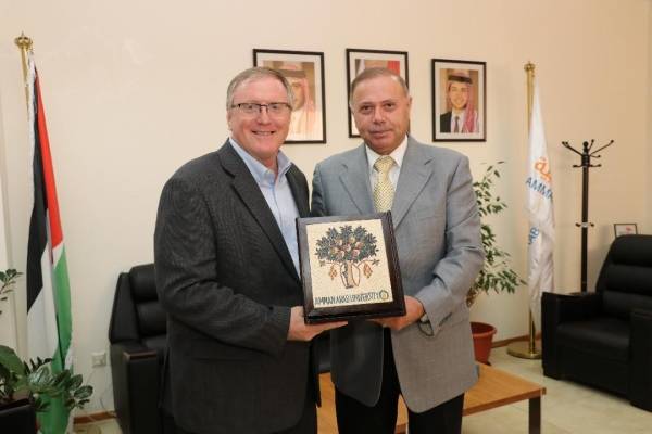 رئيس عمان العربية يلتقي وفداً أمريكياً