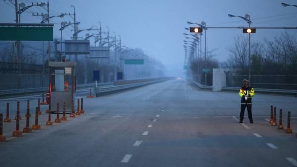 ترامب يعلن رغبته في لقاء كيم عند الحدود بين الكوريتين