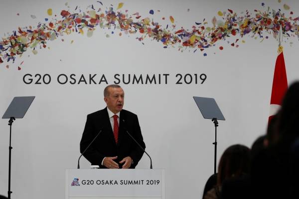 أردوغان يهاجم السيسي من منبر قمة G20 ويدعو لتحقيق شامل في وفاة مرسي