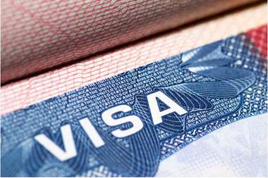 إذا كنت تنوي السفر إلى أمريكا 6 أمور عليك تجنَّبها على فيسبوك وتويتر