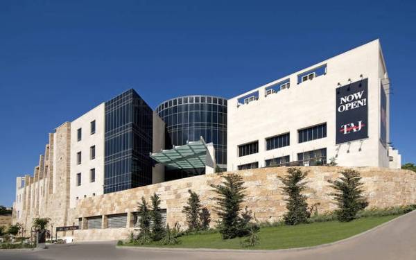 هل يستطيع التاج مول ان يخدع وزارة العمل في قضية المديرة المصرية الجديدة ..