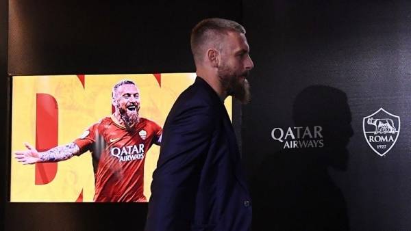 روما يدفع دي روسي على اعتزال كرة القدم