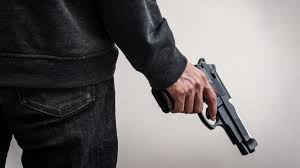 ابو هزيم : تسليم السلاح المرخص حق يراد به باطل !!