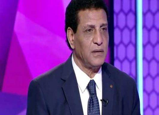 لاعب كرة شهير يدعو إلى “عسكرة” كرة القدم “بإشراف القوات المسلحة على “اتحاد الكرة” ويثير عاصفة من الجدل والسخرية