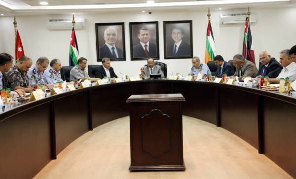 وزير الداخلية يرأس اجتماعا لمناقشة الاعتداءات التي تتعرض لها الكوادر الصحية