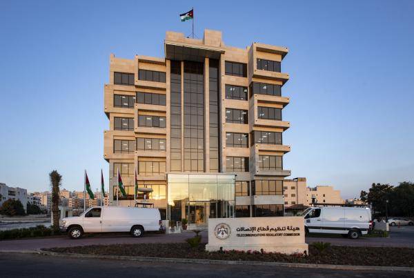 هيئة الاتصالات تحجب تطبيقات نقل ركاب ذكية