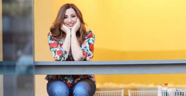 تعرض إعلامية للتحرش في وضح النهار ..(فيديو)