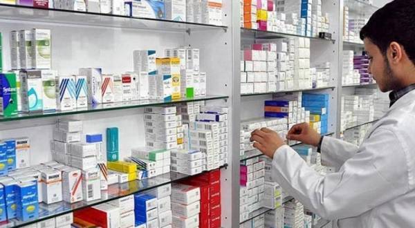 صيدليات لا تلتزم بقرار تخفيض أسعار الأدوية