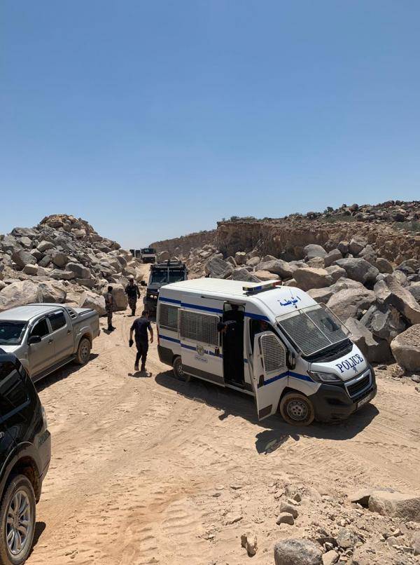 ضبط 6 حفارات تستخرج البازلت في الخربة السمرا