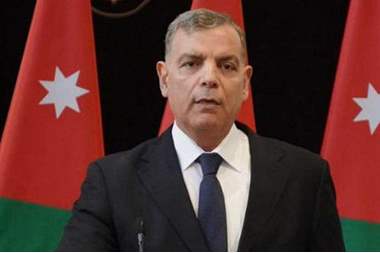 صاعقة العقوبات تضرب طبيبان ملتزمان في مستشفى الامير الحسين و الوزير جابر مطالب بإنصافهما (تفاصيل)