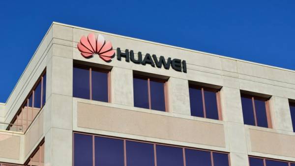 هواوي تعتزم اتخاذ إجراءات انتقامية ردا على القرارات الأمريكية