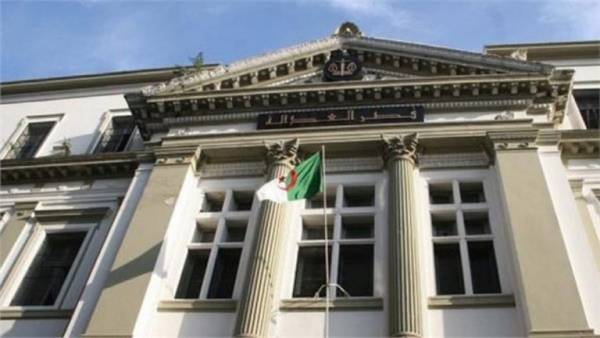 القضاء يستدعي الوزير زعلان على خلفية قضايا فساد!