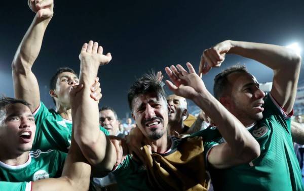 فيديو يشعل الإنترنت يوثق الفرحة الهستيرية في حي جزائري لحظة تسجيل هدف محاربو الصحراء القاتل