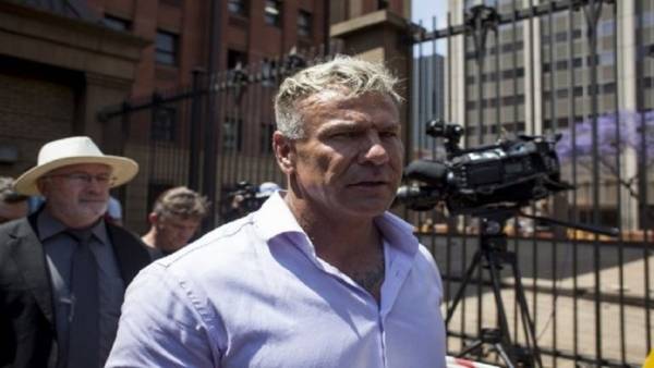 اغتيال نجم منتخب جنوب إفريقيا داخل سيارته