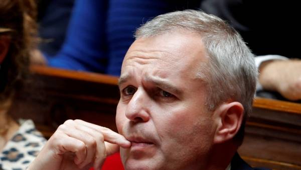 فضيحة مدوية تطيح بوزير البيئة الفرنسي