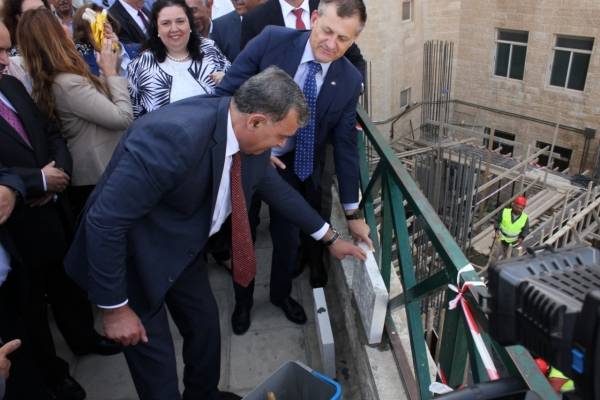 وزير الصحة يضع حجر الاساس لمشروع التوسعة في مستشفيات التوتنجي والرمثا والرويشد