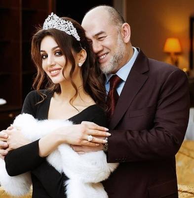 ملك ماليزيا السابق لملكة جمال موسكو: طالق بالثلاثة
