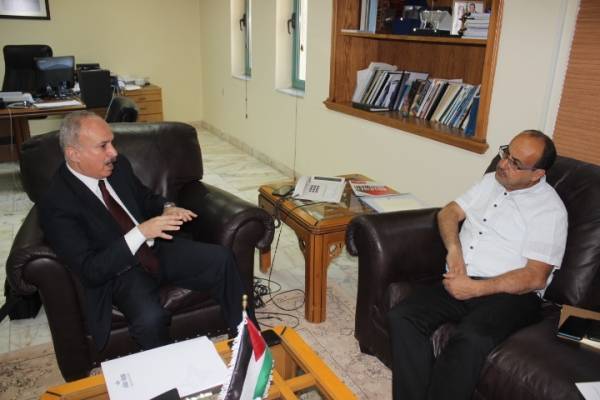 لقاء شامل ومفصل مع المفوض في هيئة الاوراق  المالية مازن الوظائفي..(تفاصيل وصور)