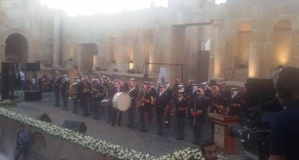 مندوبا عن الملك الرزاز يفتتح فعاليات مهرجان جرش الـ34 (فيديو)