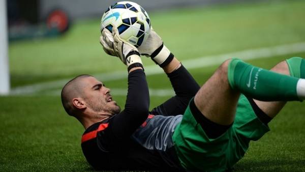 رسميا.. الحارس السابق فالديز يعود إلى برشلونة