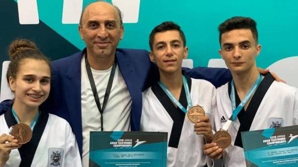 ميداليتان برونزيتان للأردن في بطولة آسيا للبومسي