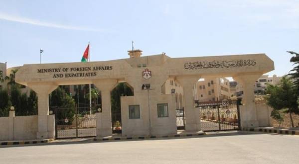 سلطات الاحتلال تهدم عشرات الوحدات السكنية والخارجية تدين ..!!