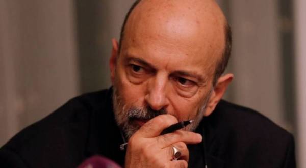 الفقر يصل الى مقر سكن رئيس الوزراء في منطقة جبل اللويبدة ويدفع شاب لقتل امه ..!!