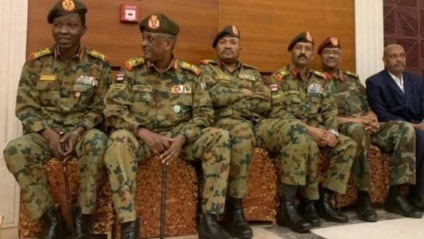 اعتقال رئيس أركان الجيش السوداني بتهمة محاولة انقلاب قبل اسبوعين