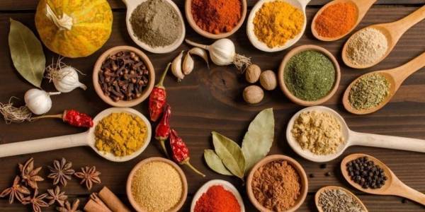 5 توابل في منزلك لـ حرق دهون البطن تعرف عليها