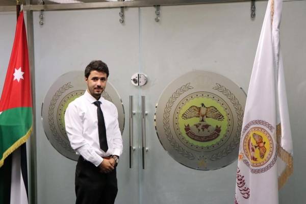 راشد الوادي الحنيطي يهنئ العم اللواء الركن يوسف باشا الحنيطي