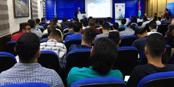 جامعة الزرقاء تنظم ورشة عمل بعنوان اهمية لغات البرمجة في سوق العمل