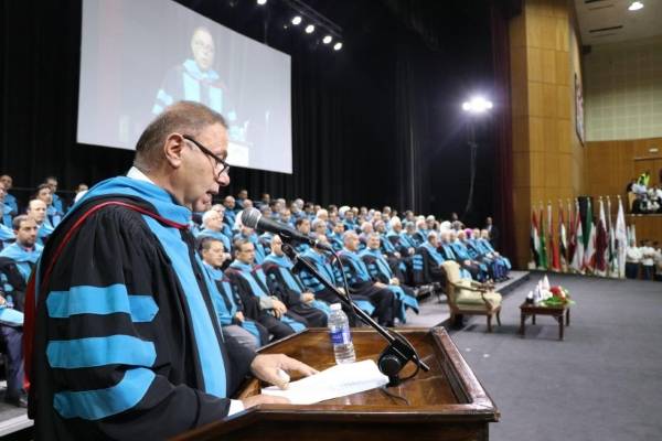 بالصور .. عمان العربية تزف كوكبة من خريجيها وتباهي بتميزها