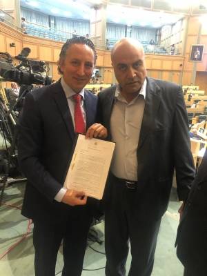 النواب يوقعون مذكرة سترفع الى الملك لمنع حبس المدين