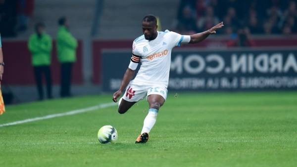 الفرنسي إيفرا يعتزل كرة القدم