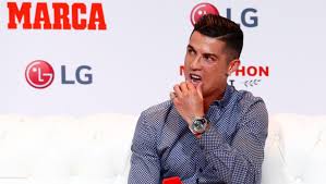 رونالدو يحن إلى مدريد ويستقبل بيريز بالأحضان