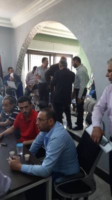 اصحاب مكاتب الاستقدام ينفذون اعتصاماً امام وزارة العمل ..(صور)