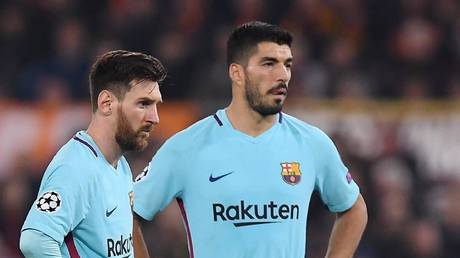 الاشتباه في وجود متفجرات في سيارتي ميسي وسواريز (صورة)